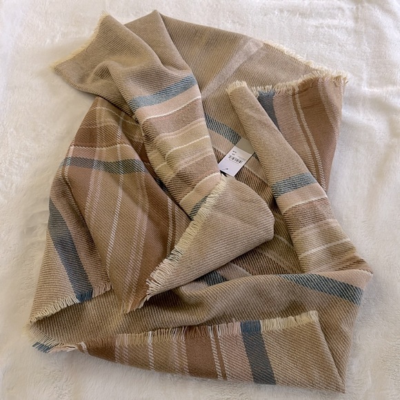 BP. || Stripe/Plaid Tan-Blue Infinity Scarf. - Picture 3 of 6